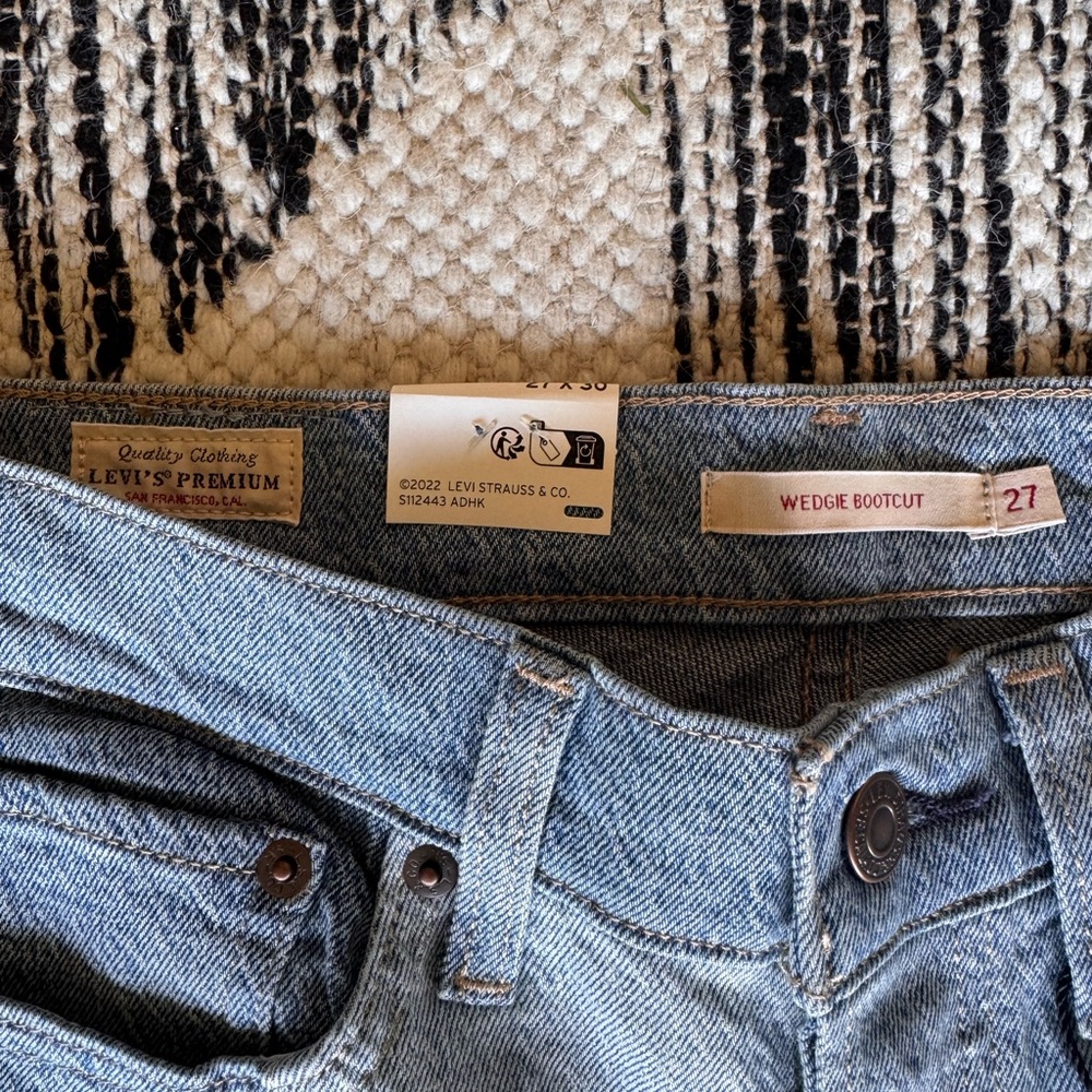 Levi’s Patchwork Wedgie Bootcut Jeans - Picture 4 of 10